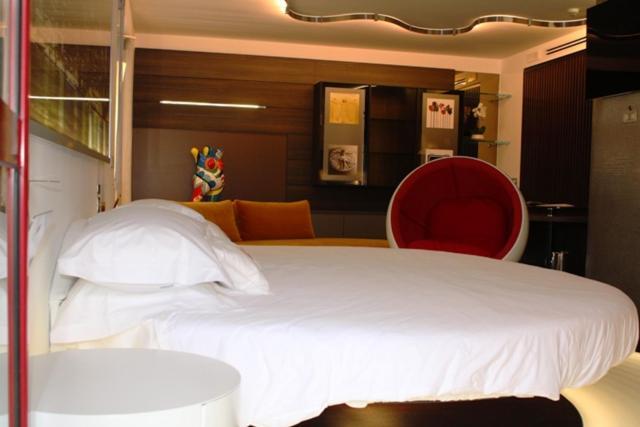 Domus Grand Hotel เรนเด ภายนอก รูปภาพ