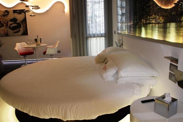 Domus Grand Hotel เรนเด ภายนอก รูปภาพ
