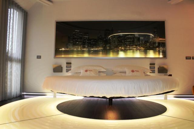 Domus Grand Hotel เรนเด ภายนอก รูปภาพ